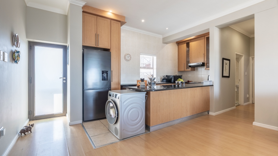 To Let 2 Bedroom Property for Rent in Big Bay Western Cape